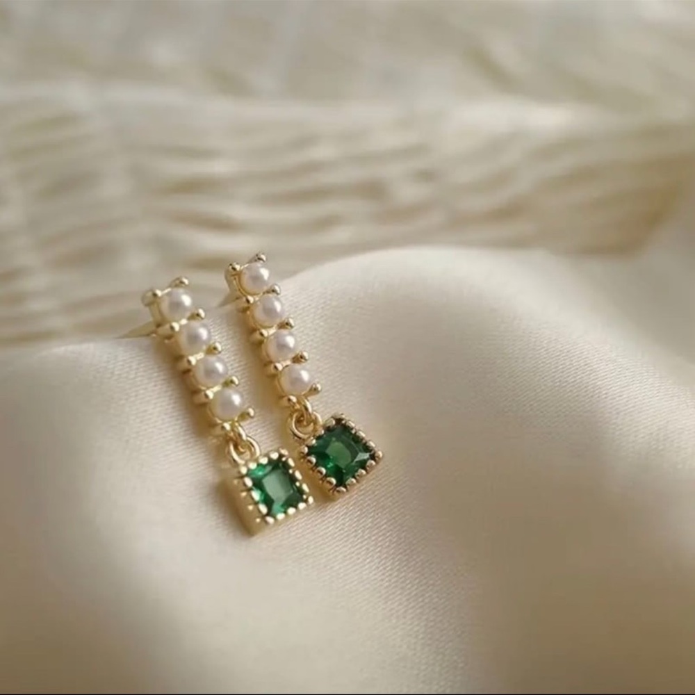 Women’s Elegant Mini Square Zirconia Faux Pearl Drop Earrings 925 Silvery Posts